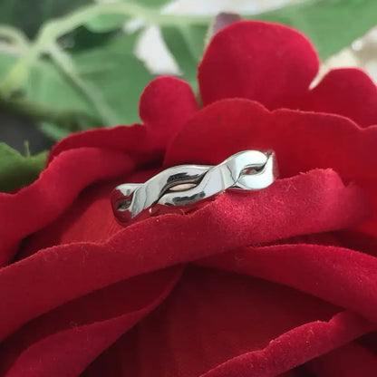 Wedding Band in Women’s 18K White Gold